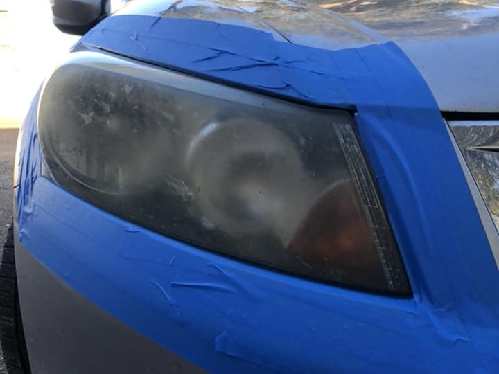 Cloudy hazy headlight before restoration